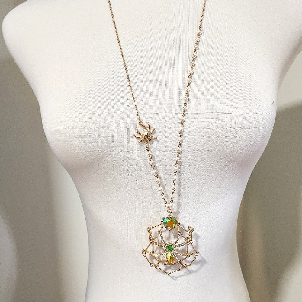 Betsey Johnson Lily Flower Spider Web Spiderweb Crystal Heart Pearl Necklace